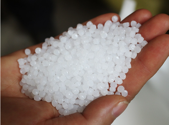 Yantai Double Plastic Industry Co., Ltd. trvá na 100% nepoškodenom HDPE surovinách na vytváranie vysokokvalitných, ekologických a odolných plastových sietí
